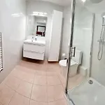 Διαμέρισμα 2 Pieces Μεντόν